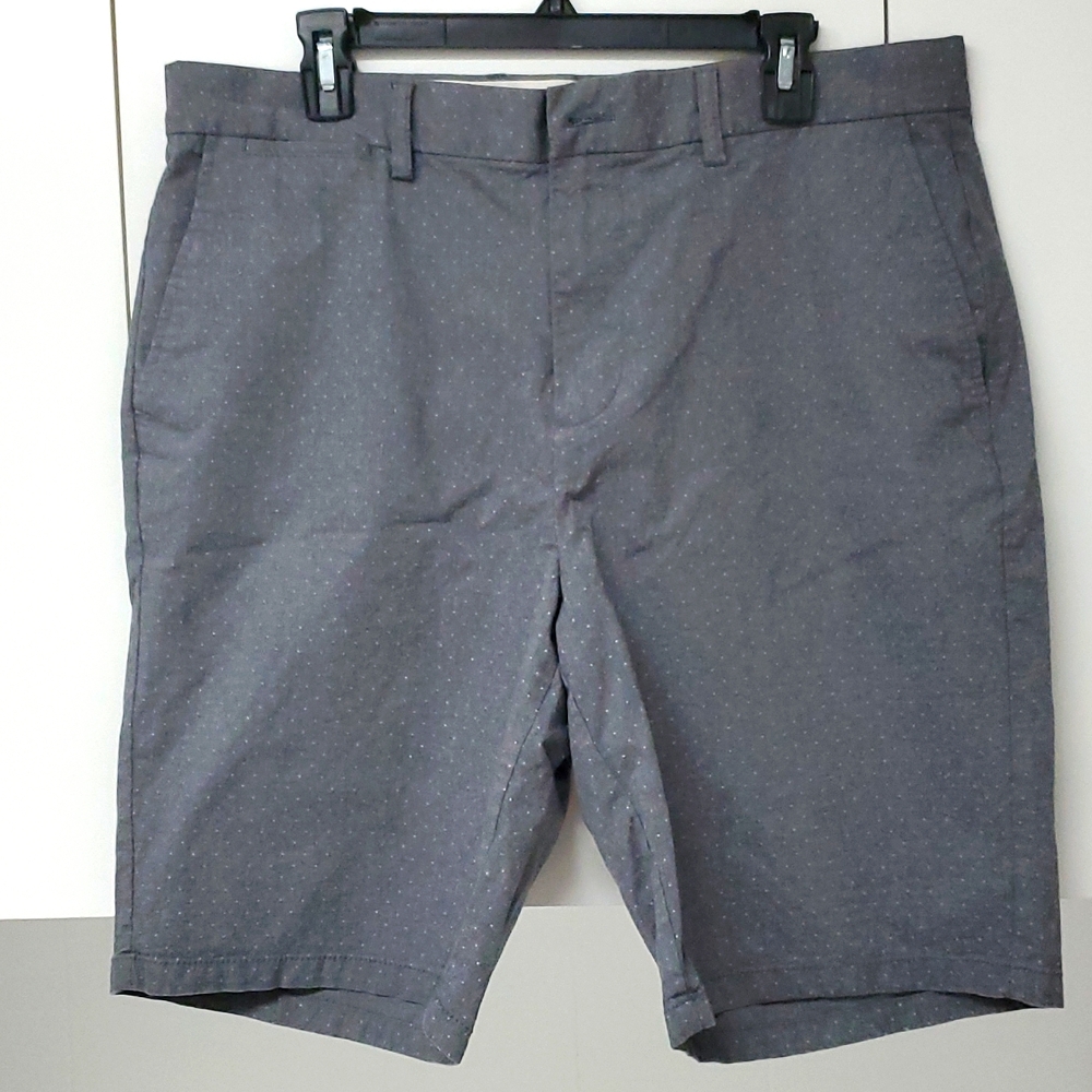 Old Navy shorts polka dot gray white 36 waist stretch